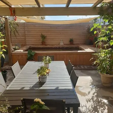 Appartement Duplex Avec Jardin, Piscine, Terrasse, 3 *
