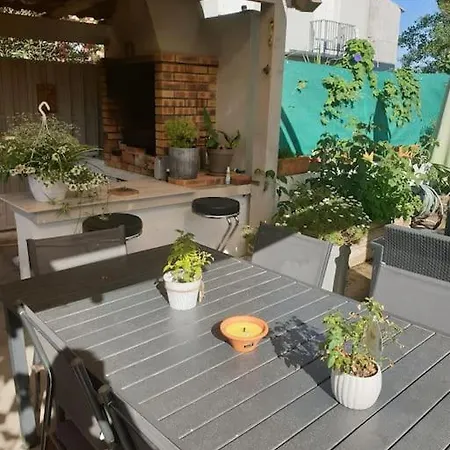 Apartman Duplex Avec Jardin, Piscine, Terrasse, 3 *